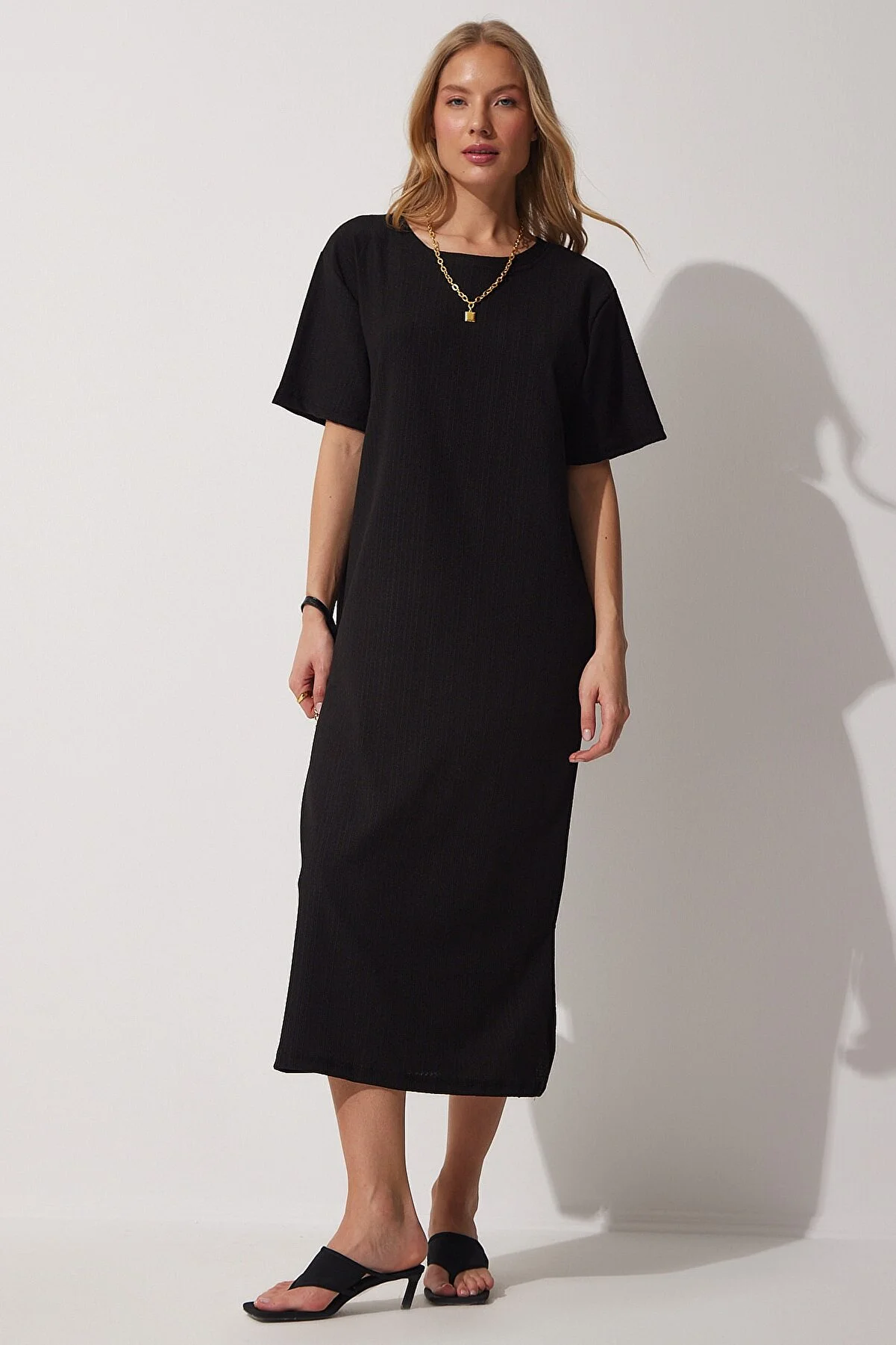 Happiness İstanbul  Schwarzes, lockeres, langes, tägliches Sommer-Strickkleid für Damen DZ00076