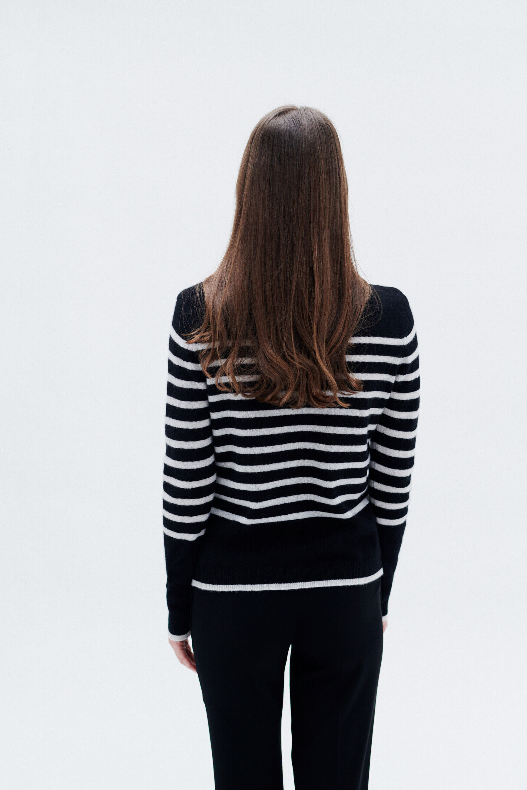 Pull mzoely noir femme