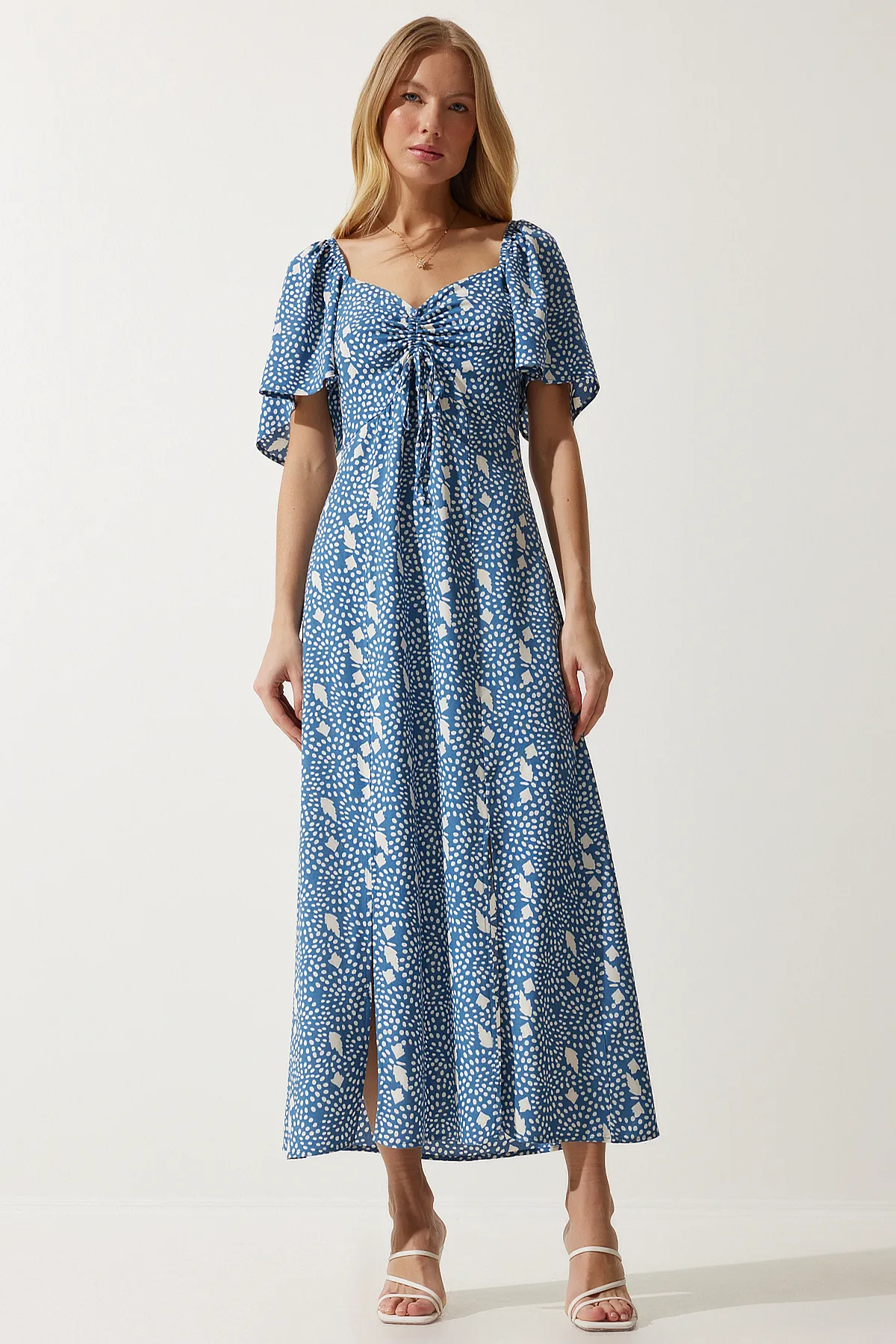Happiness İstanbul  Indigoblaues, geschlitztes, detailliertes Volant-Viskosekleid UB00247 für Damen