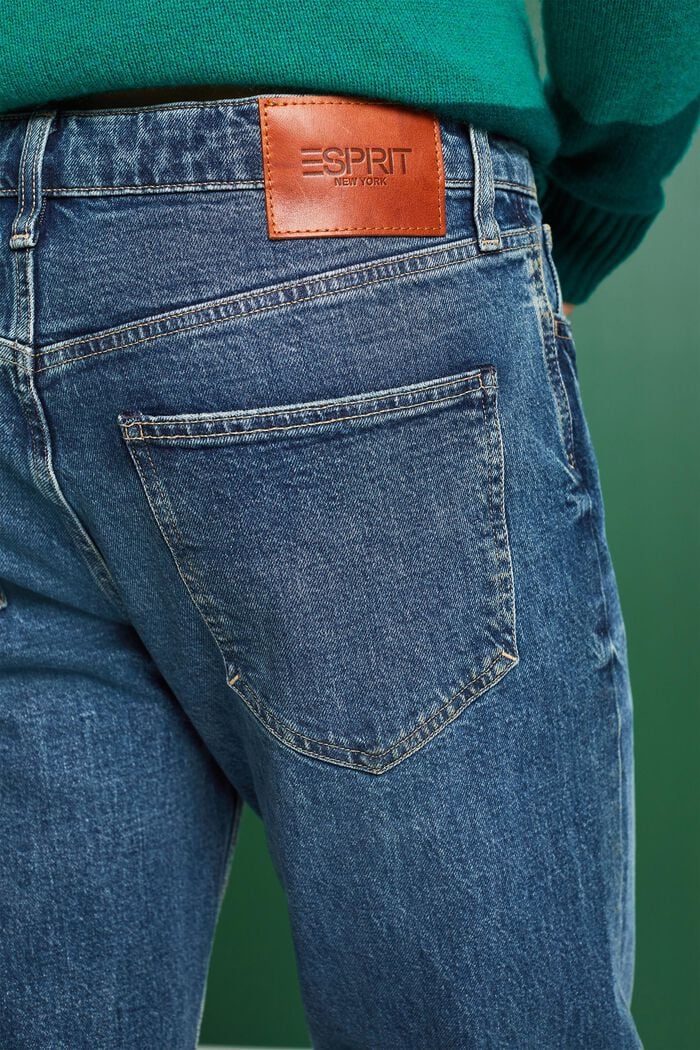 Gerade Jeans mit mittelhohem Bund