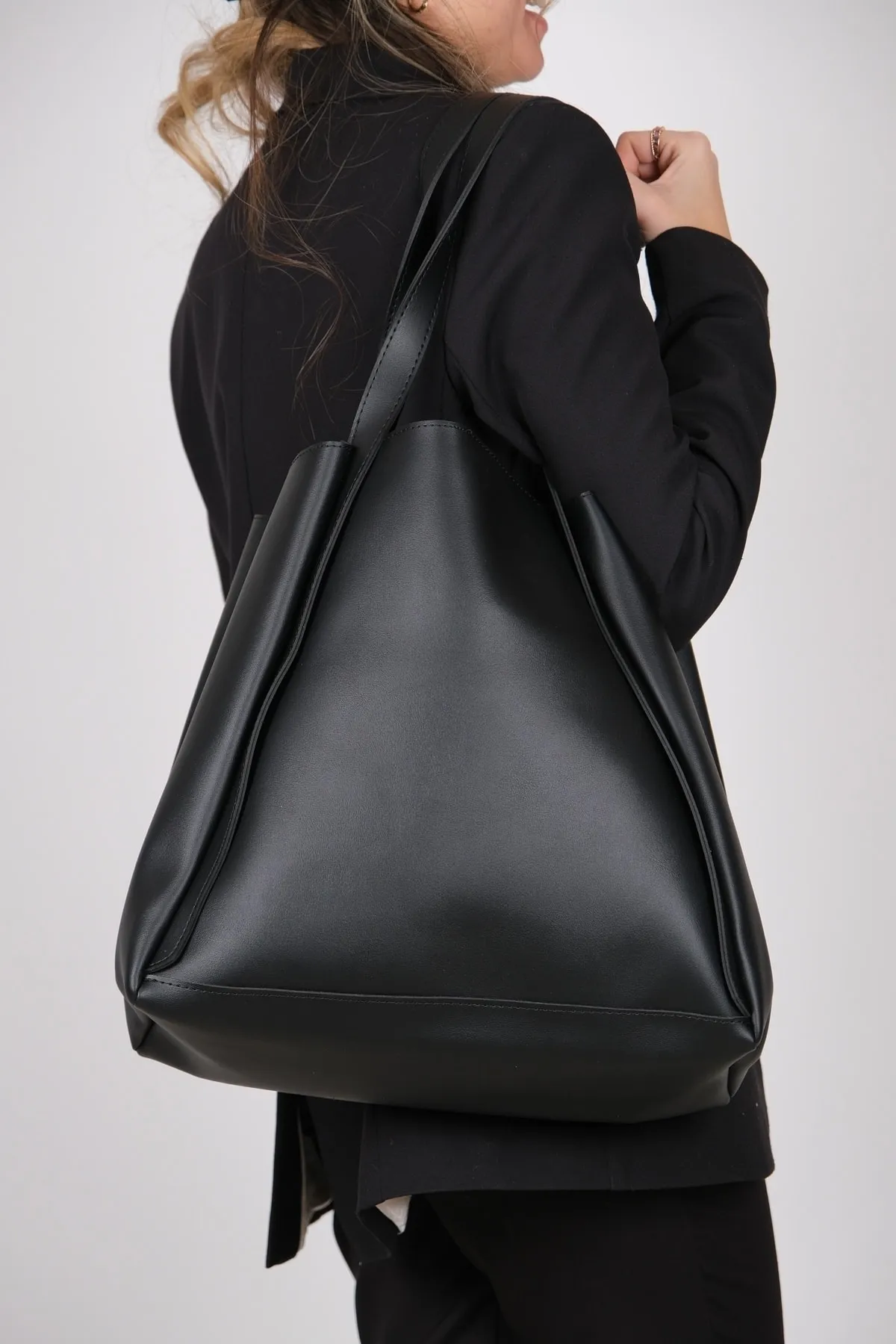 LuviShoes  Klos Schwarze Damen-Umhängetasche
