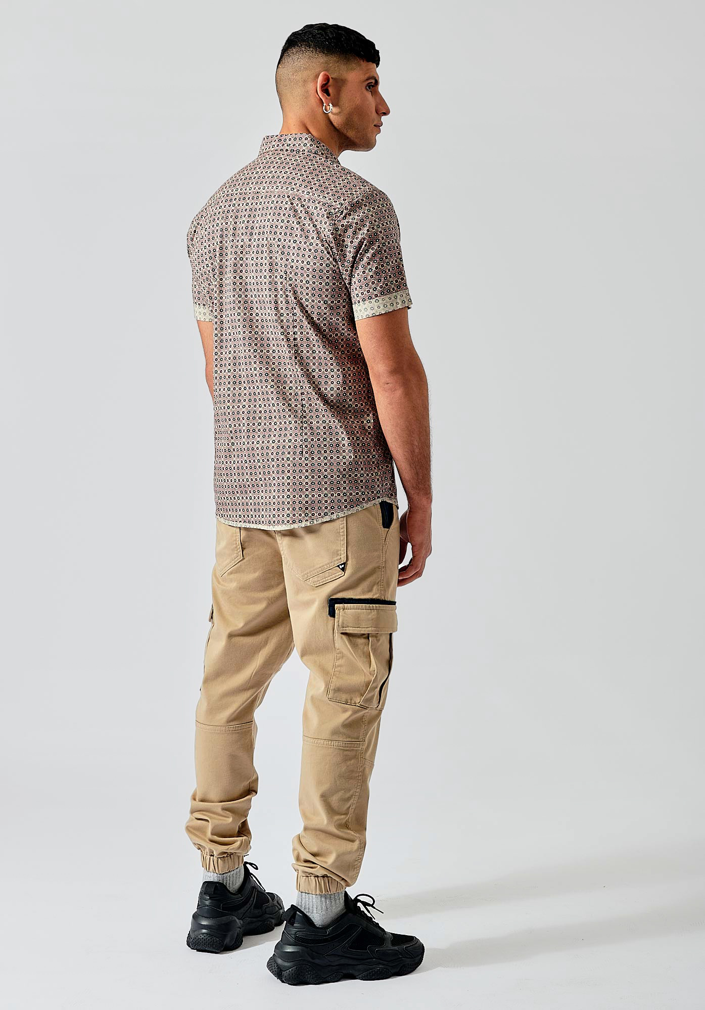 RIBET  Chemise beige fleurie homme