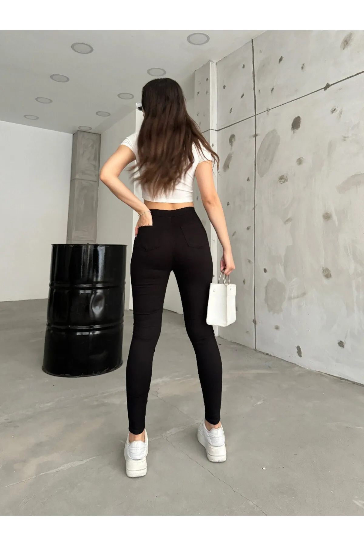 BİKELİFE  Schwarze, knöchellange, schmale Lycra-Hose mit hoher Taille und schmalem Bein für Damen
