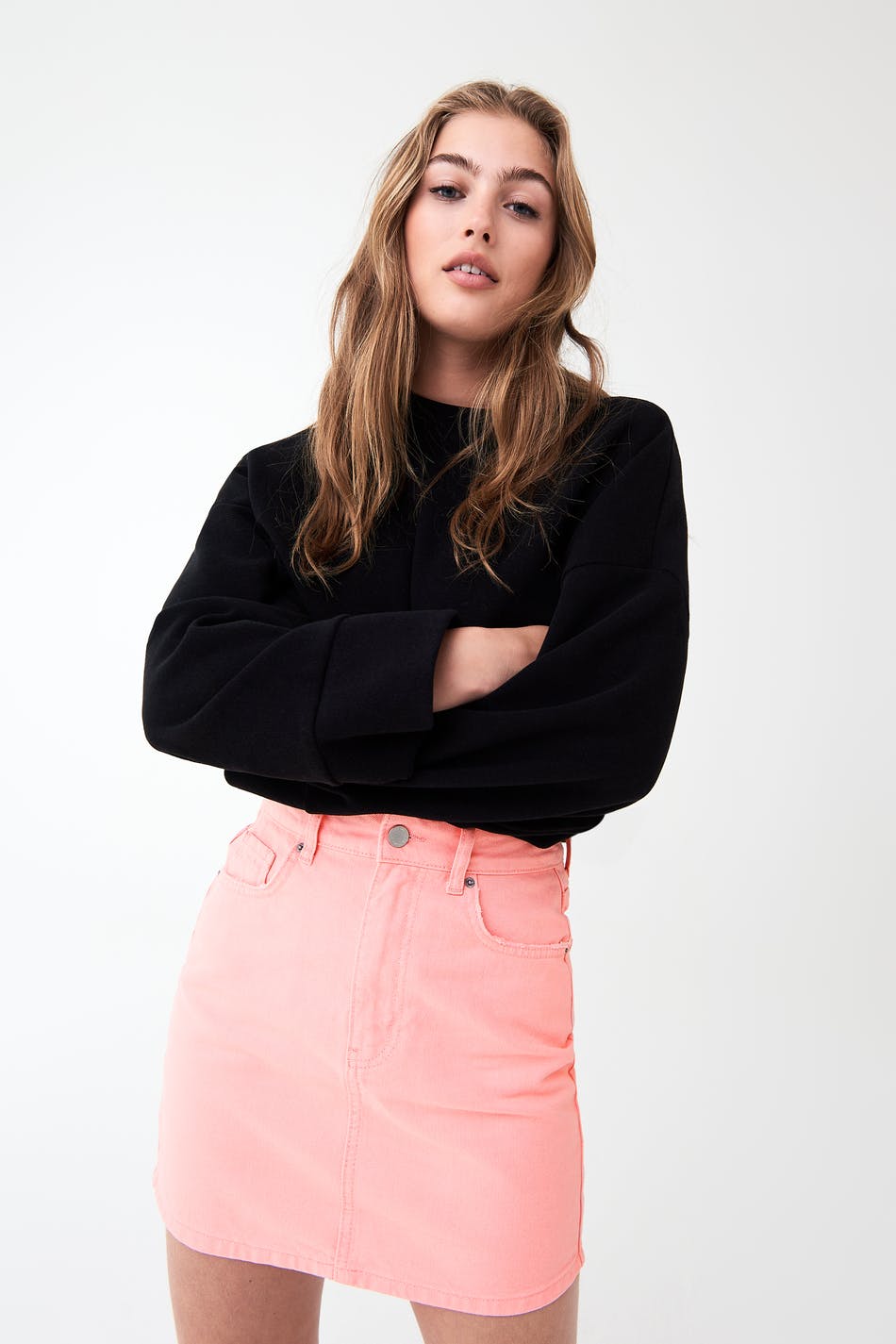 Hi-waist short denim skirt