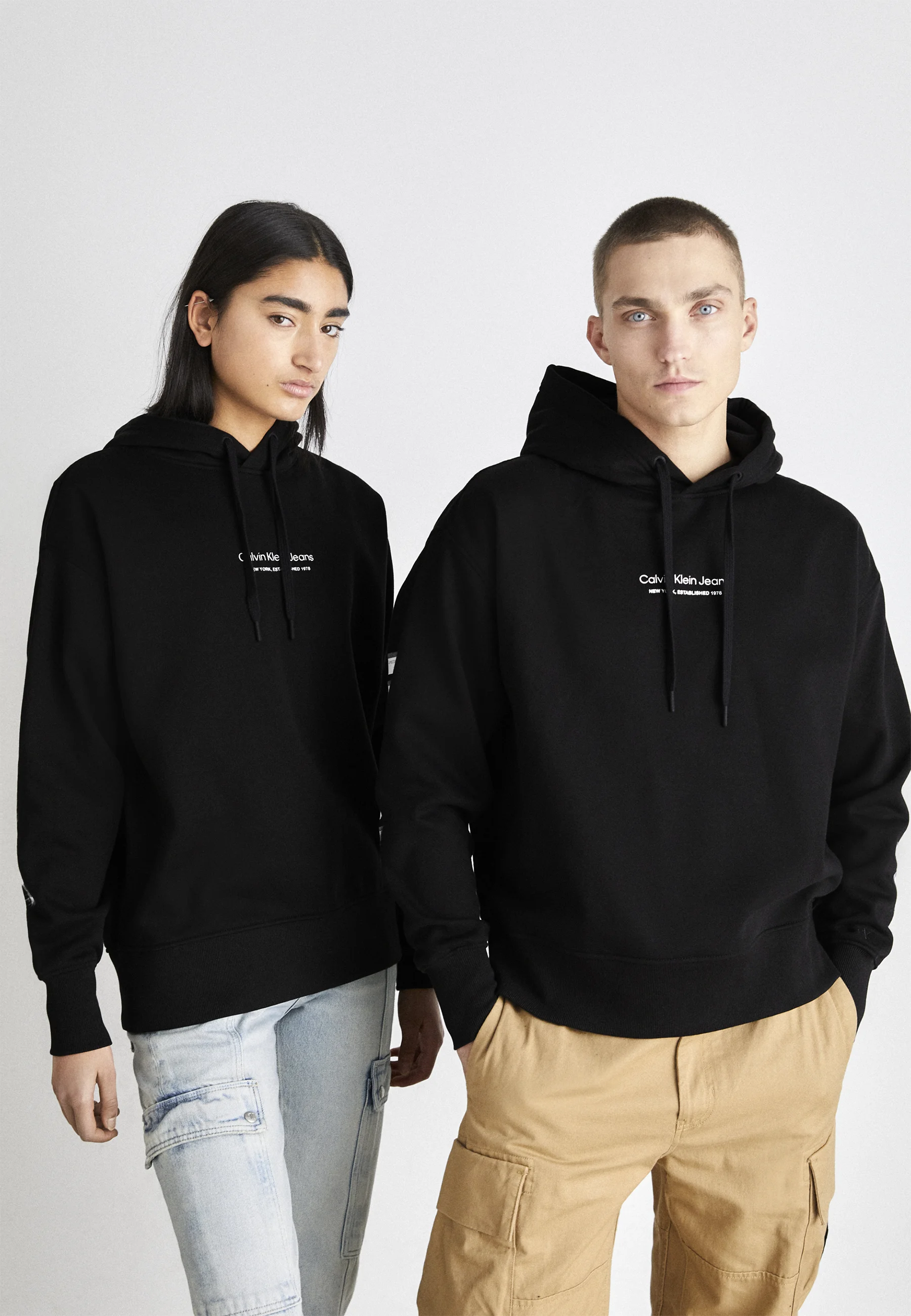 Sudadera con capucha unisex con logo Illusion de Calvin Klein Jeans