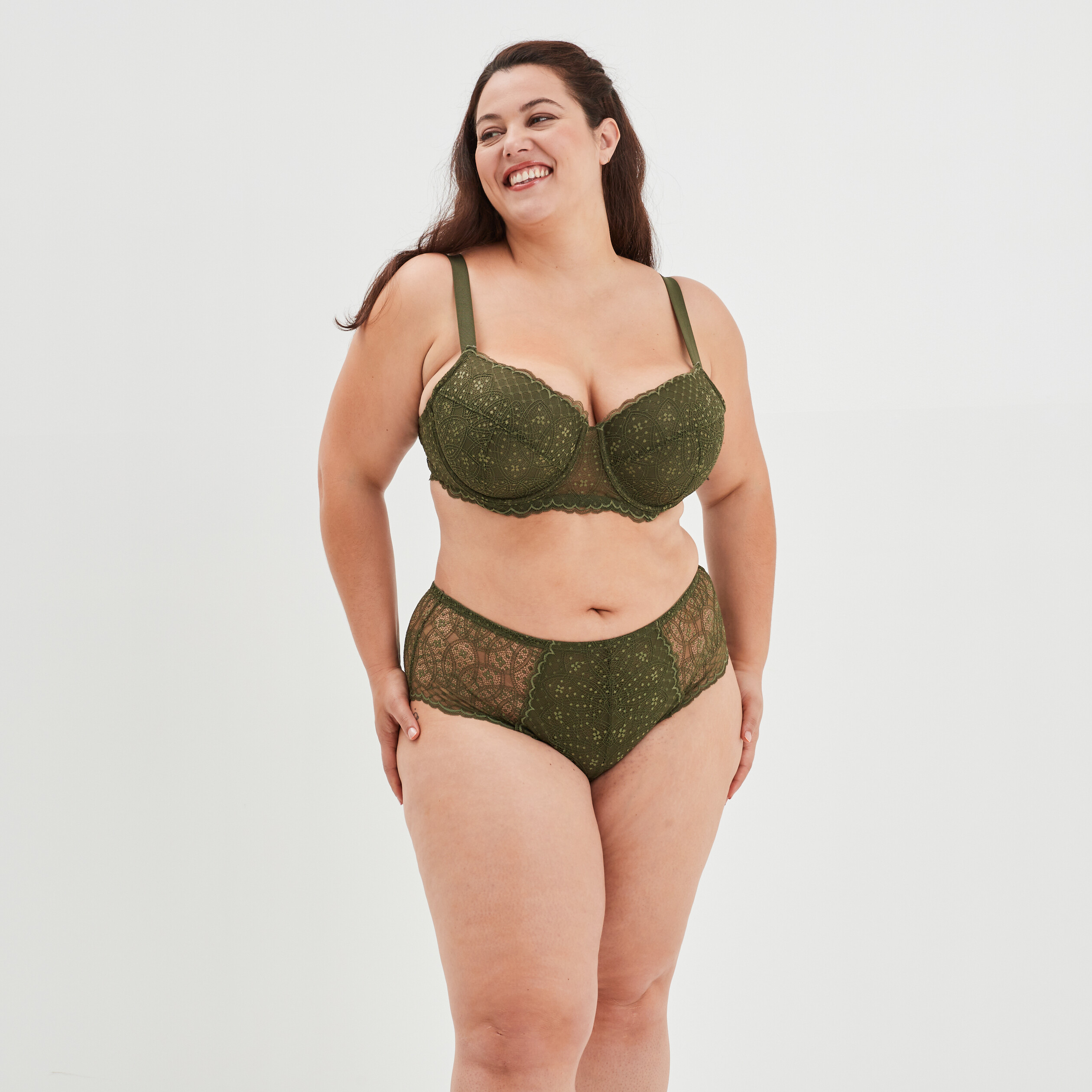 Soutien-gorge emboîtant à dentelle Izzie vert kaki femme grande taille | La Halle
