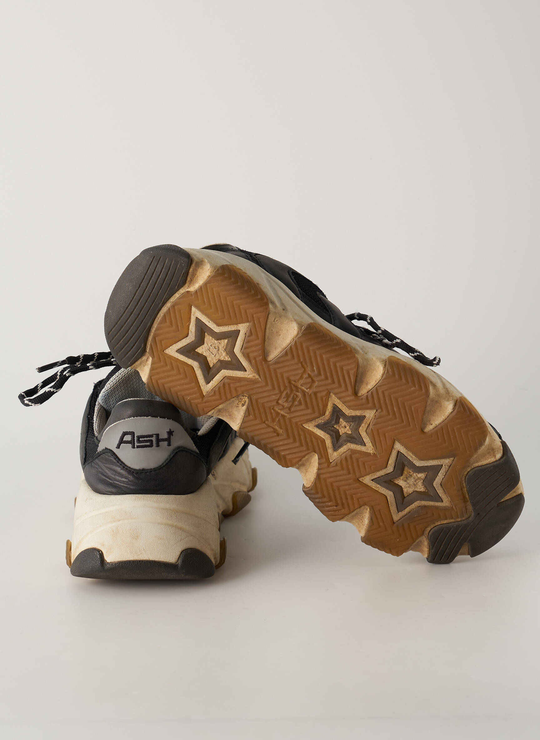 Ash Baskets Femme couleur noir