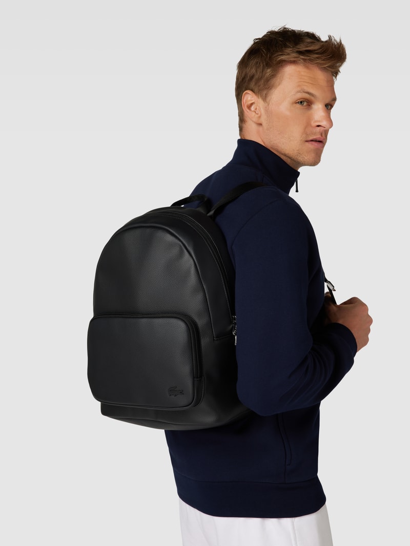 Rucksack mit Label-Applikation in schwarz