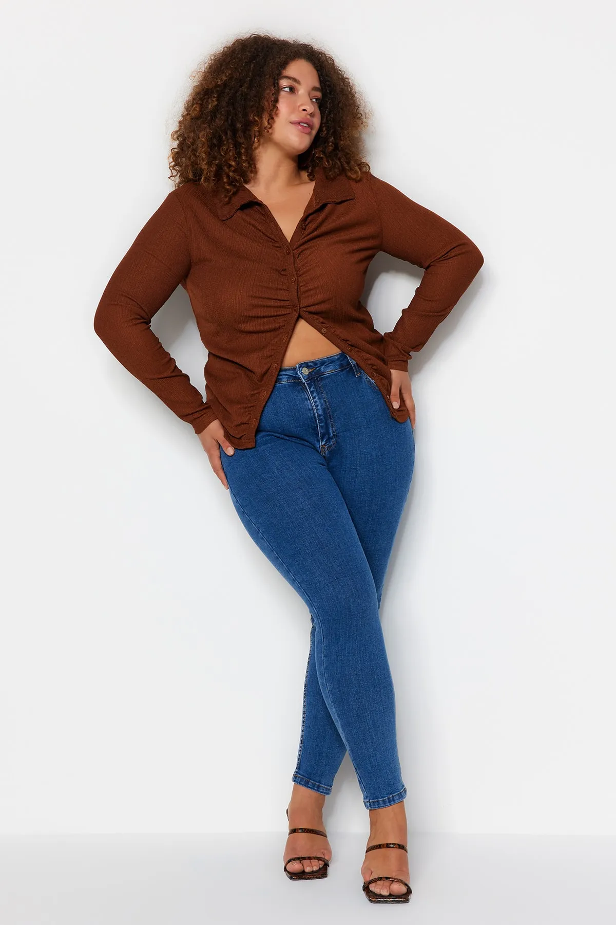 Trendyol Curve  Blaue, dehnbare Skinny-Jeans mit hoher Taille TBSSS22JE00007