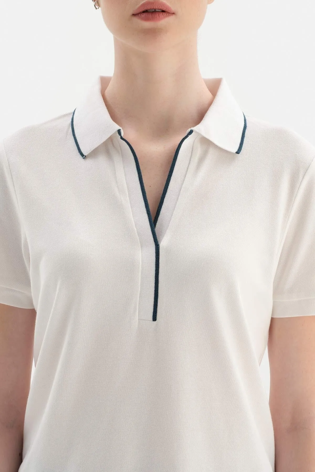 Dagi  Weißes Damen-T-Shirt mit Piqué-Kragen