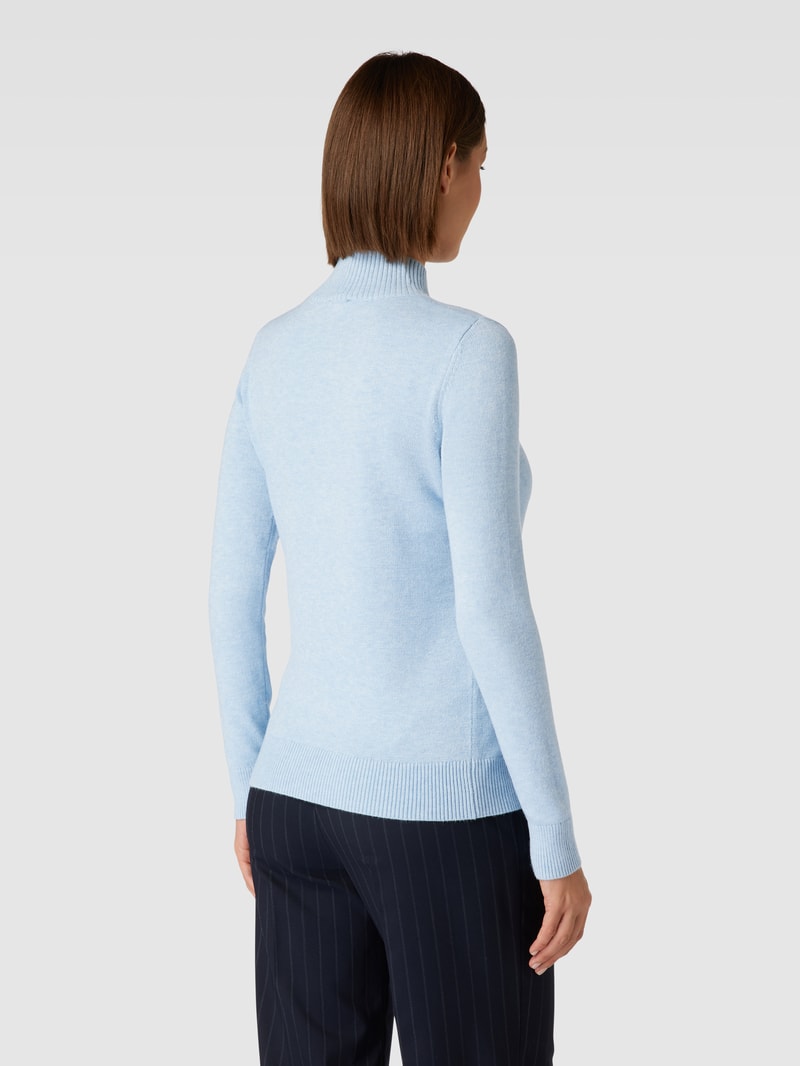 Strickpullover mit Stehkragen in hellblau meliert