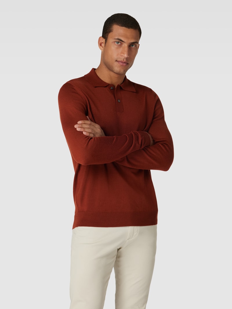 Strickpullover mit Polokragen in terrakotta