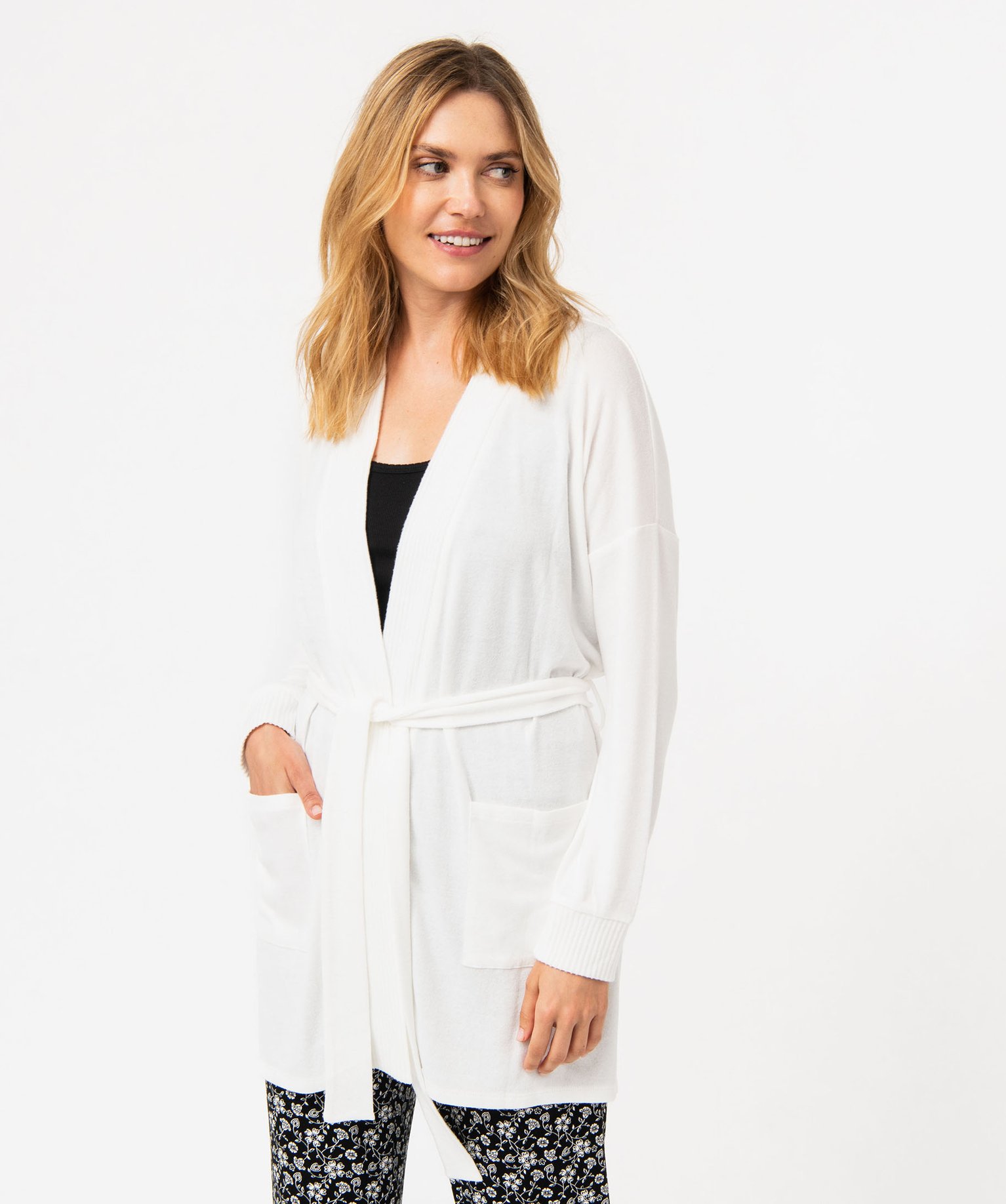 Veste d'intérieur femme en maille duveteuse avec ceinture à nouer
