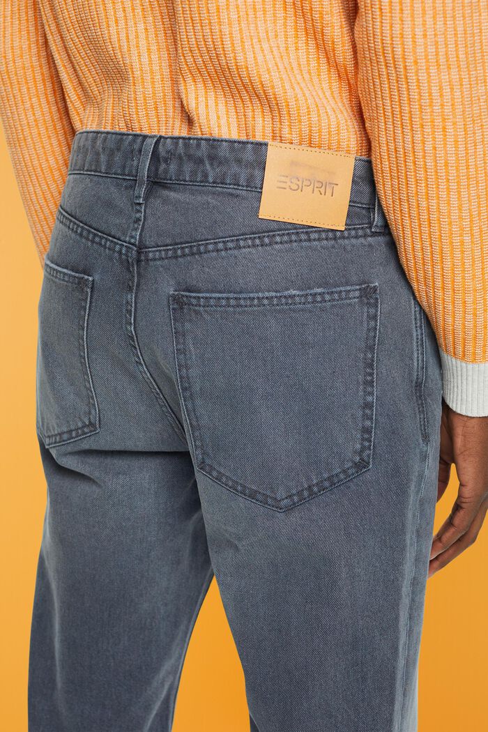 Relaxed-Fit-Jeans