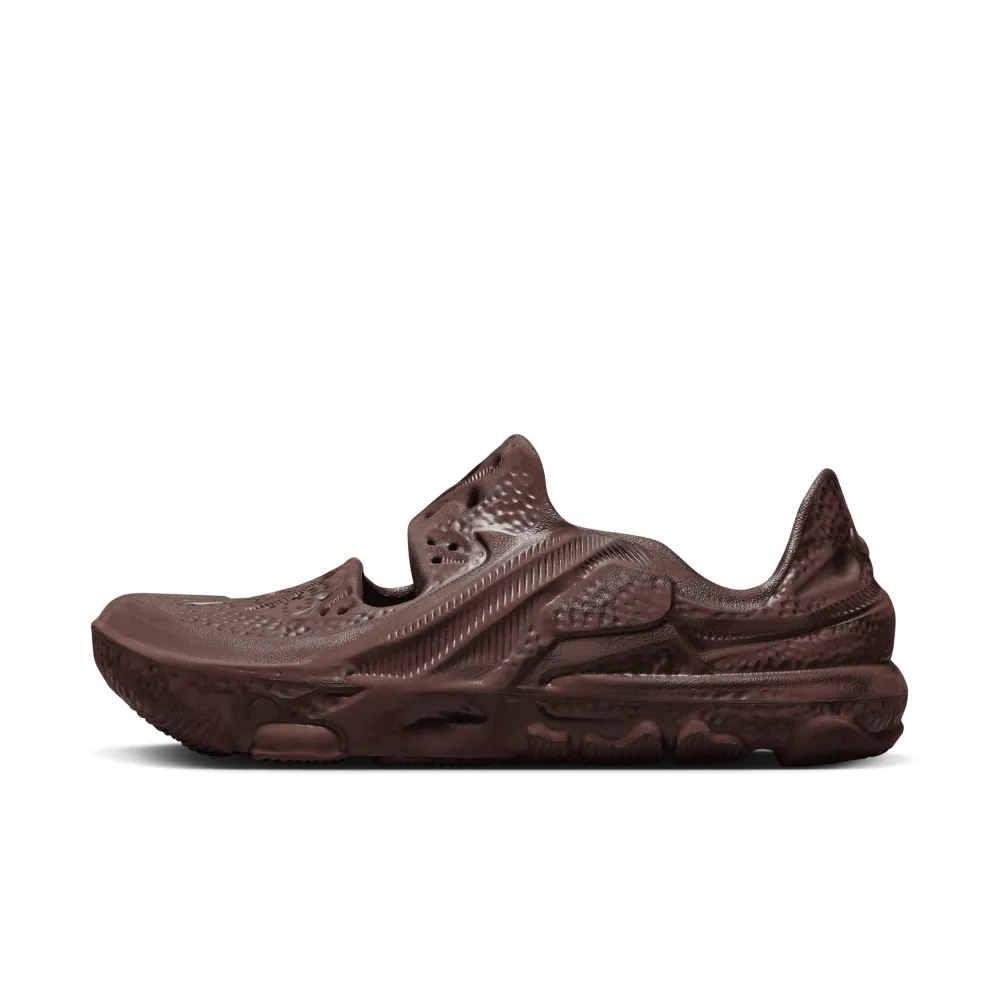 Nike ISPA Universal DM0886-200 / braun