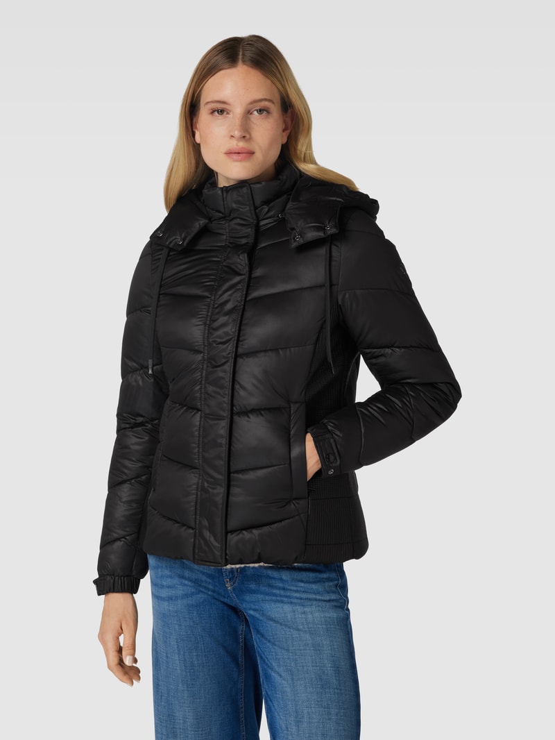 Steppjacke mit Kapuze in schwarz