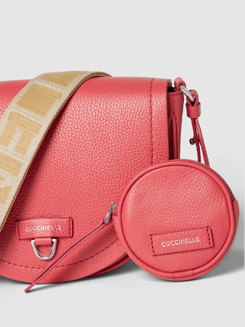 Saddle Bag mit Label-Detail Modell 'BLAIRE' in koralle