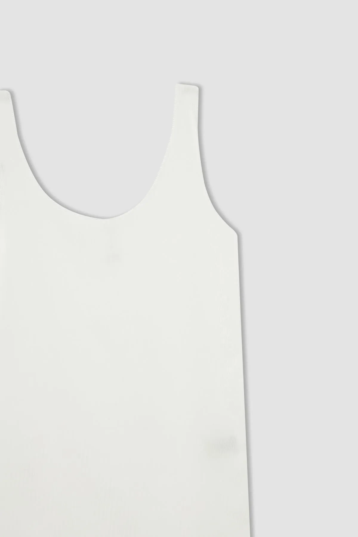 DeFacto  Passform: Slim-Fit-Unterhemd mit Rundhalsausschnitt