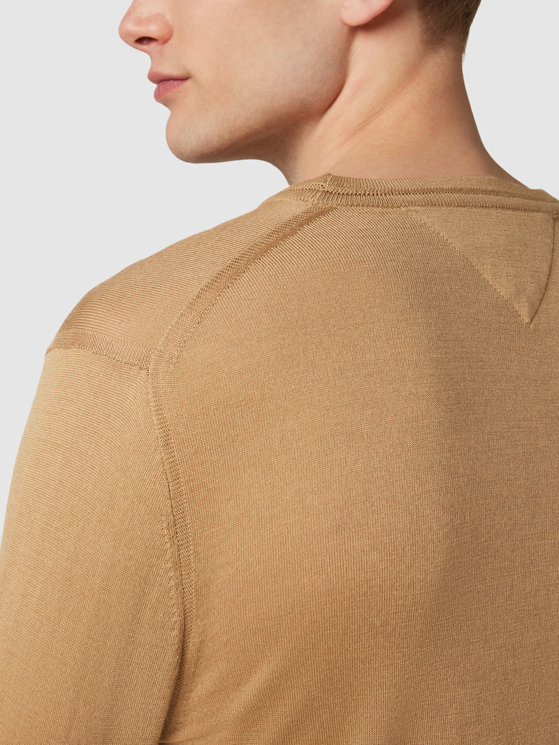 Wollpullover mit Label-Stitching und Seide-Anteil in camel