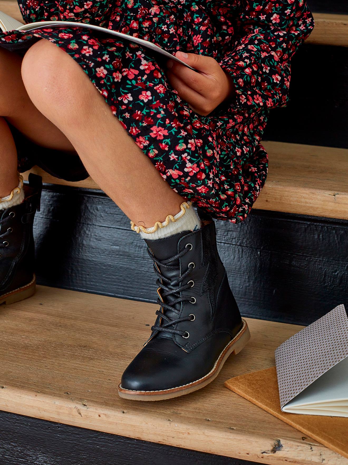 Bottines hautes lacées et zippées en cuir fille noir