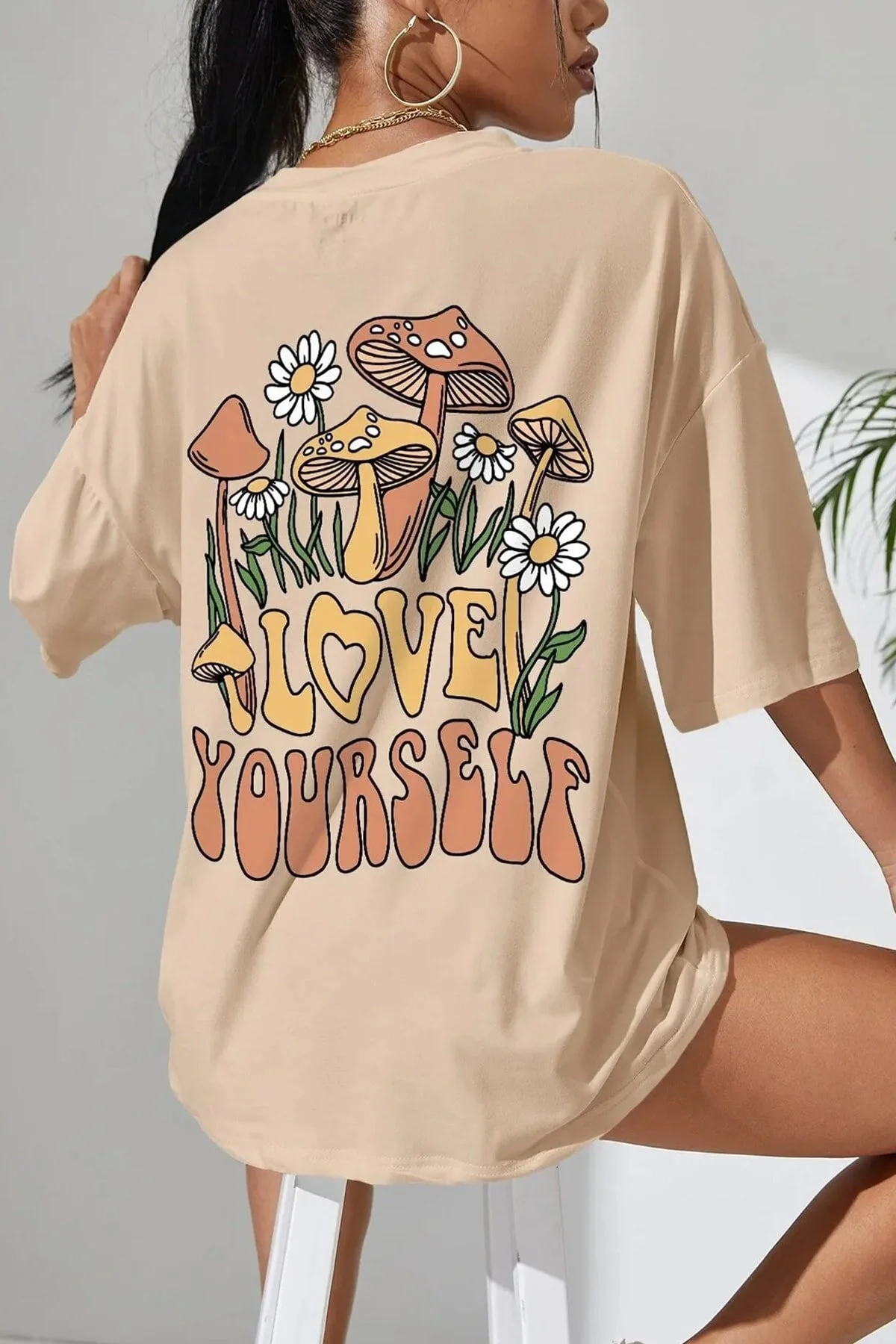 uyguntarz  „Love Yourself“ bedrucktes T-Shirt
