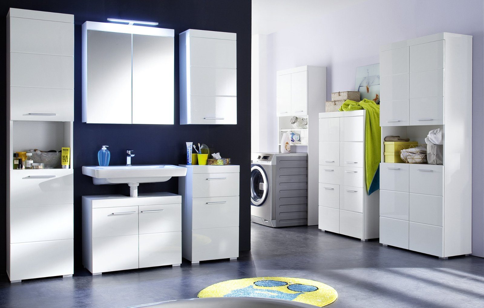 trendteam Badezimmerspiegelschrank Amanda (Hängeschrank 2-türig in weiß, 60 x 77 cm) Hochglanz