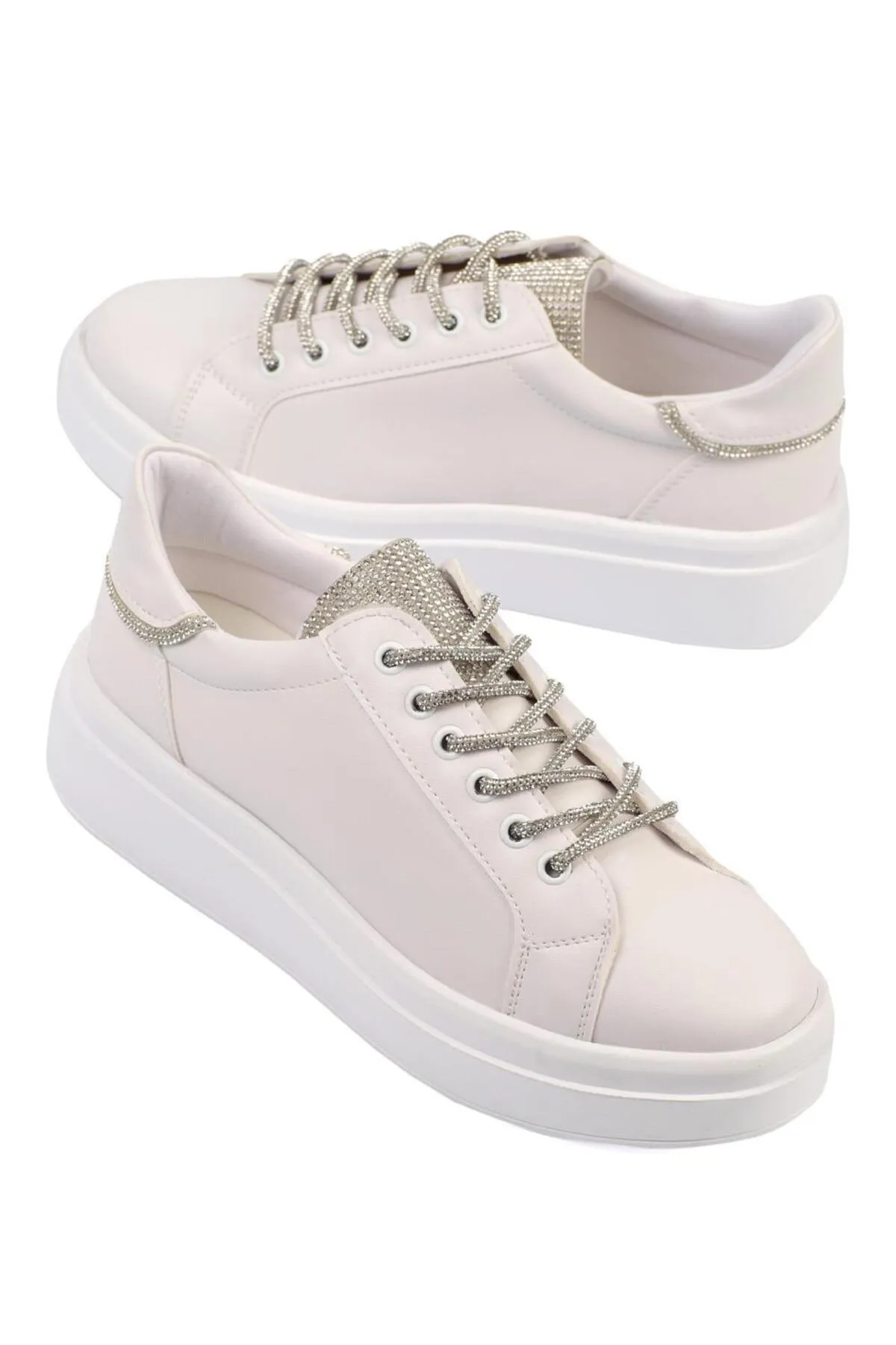 Capone Outfitters  Capone Damen-Sportschuhe mit runder Zehenpartie und Steinschnürung in Weiß