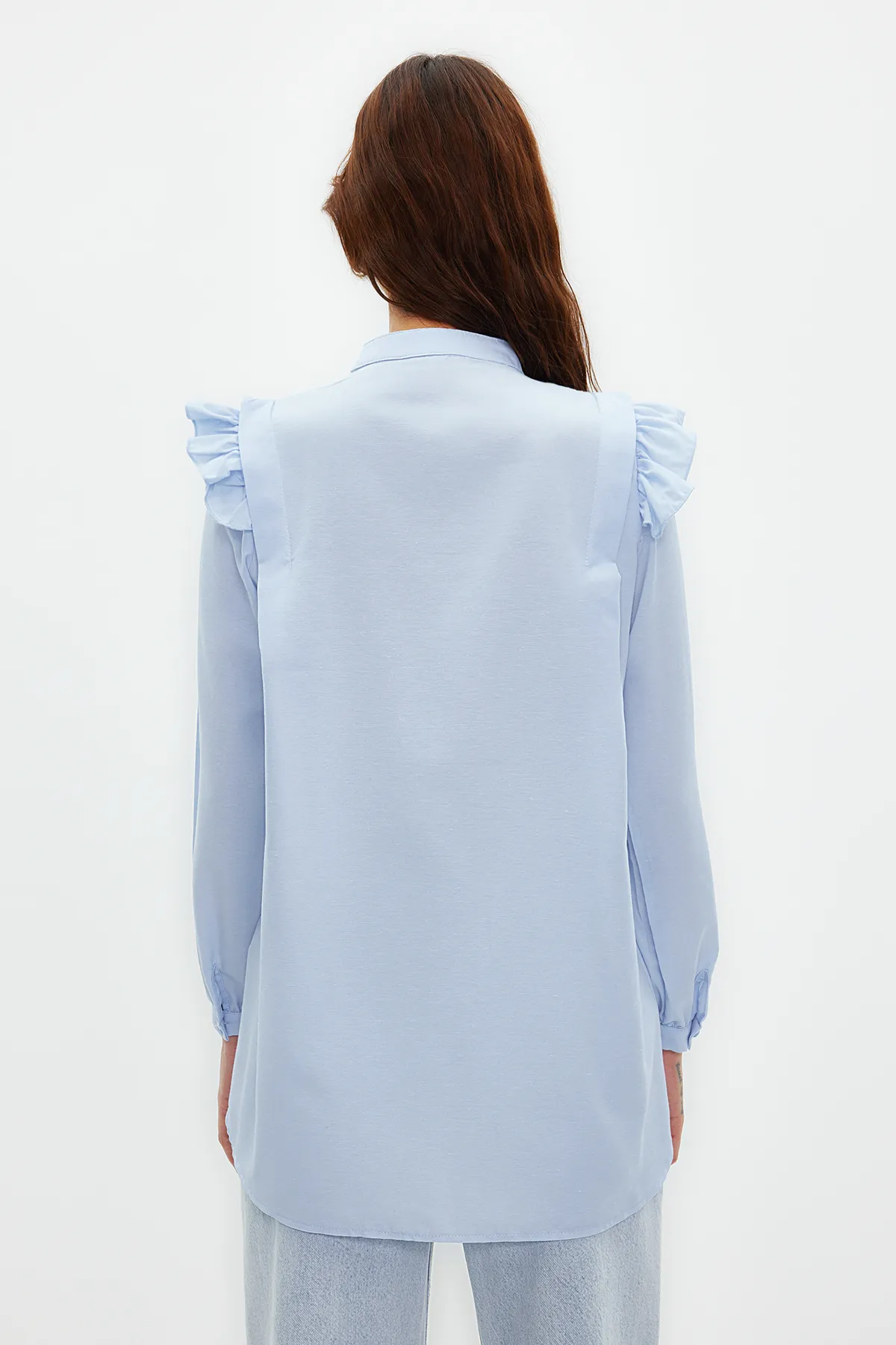 Trendyol Modest  Hellblaues, gewebtes Hemd aus Baumwollmischung mit Rüschen und Details TCTSS24UK00005