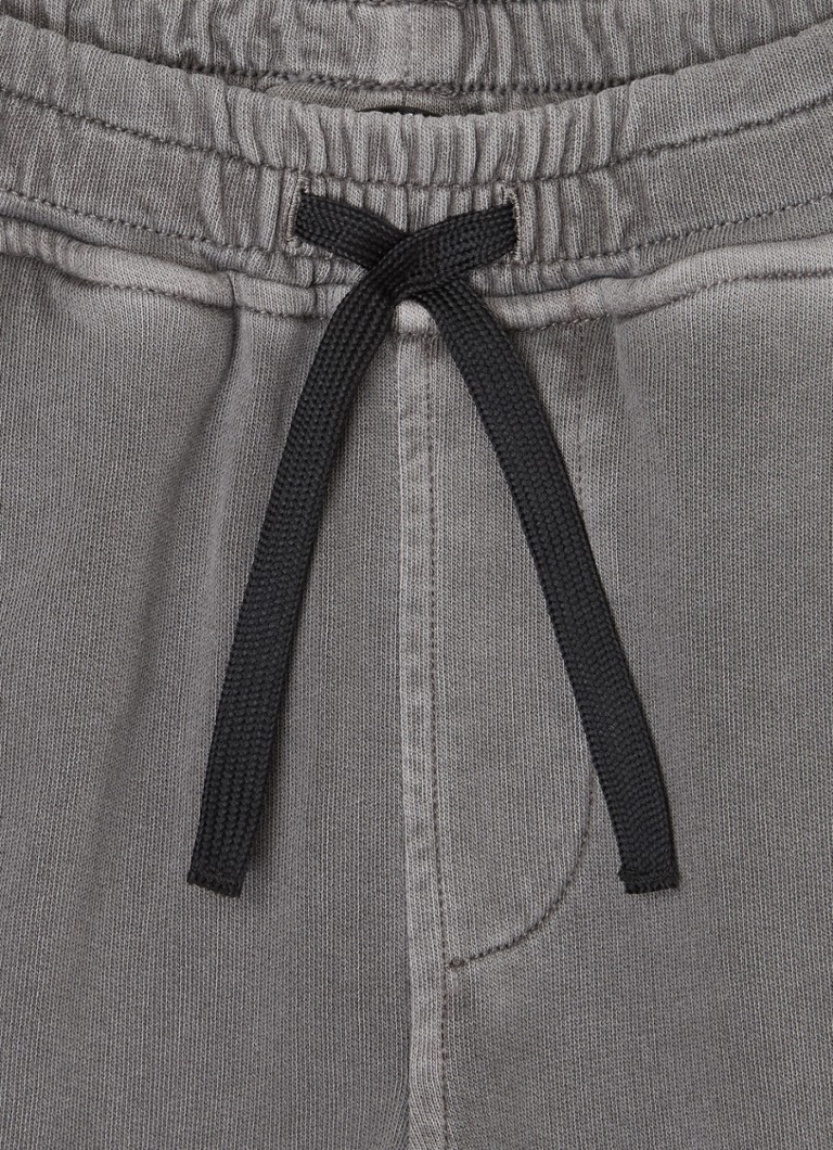 Pantaloni de trening Sisley Young cu croială slim și buzunare cusute.