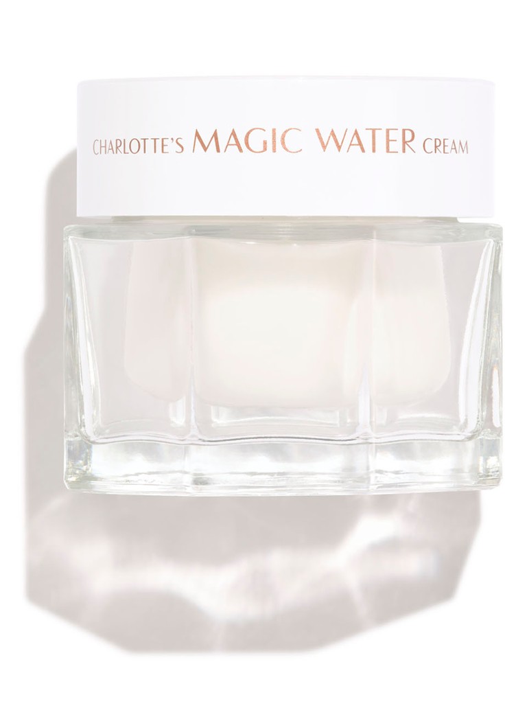 Crema hidratantă Charlotte's Magic, de la Charlotte Tilbury.