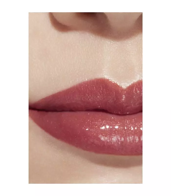 ROUGE COCO FLASH La Couleur, la Brillance, l'Intensité en un Éclair