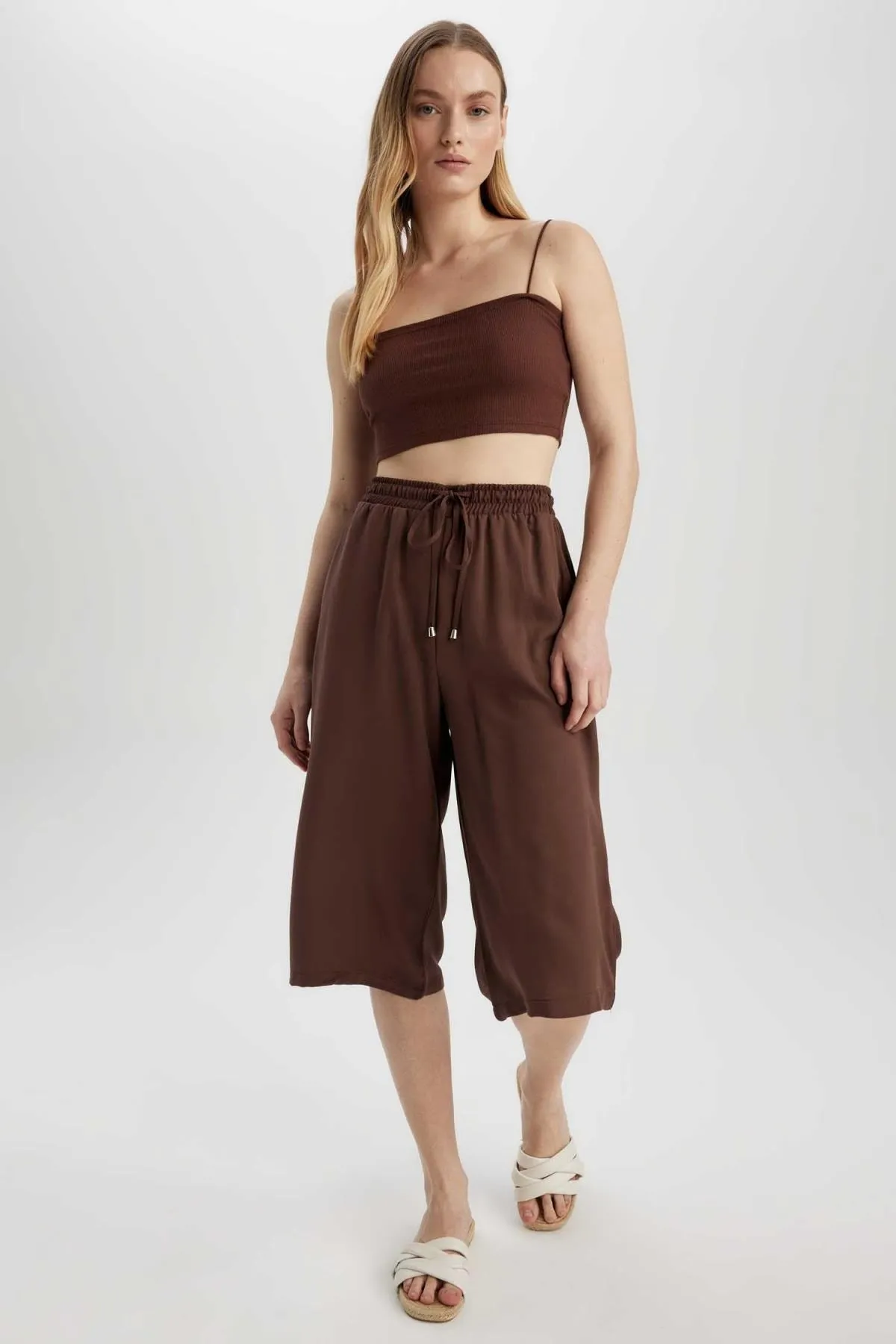 DeFacto  Caprihose aus Viskose mit hoher Taille und Schnürung im Relax Fit I6798az23sm