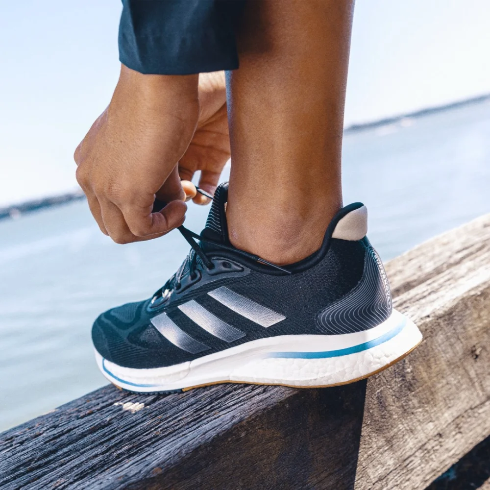 adidas Supernova HR0213 / schwarz