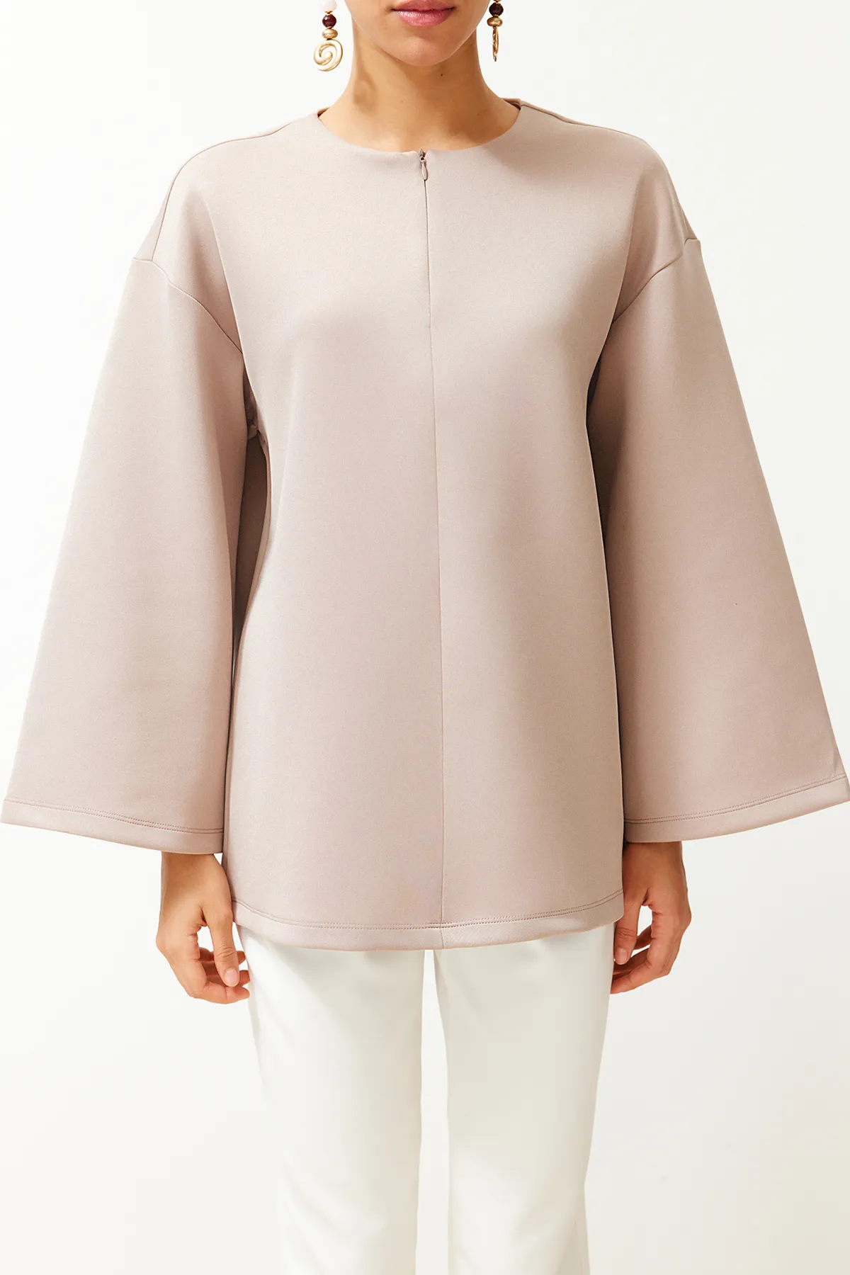 Trendyol Modest  Beiges Sweatshirt mit Reißverschluss vorne und detailliertem, stilvollem Taucher-/Tauchsport-Strickpullover TCTSS24UK00032