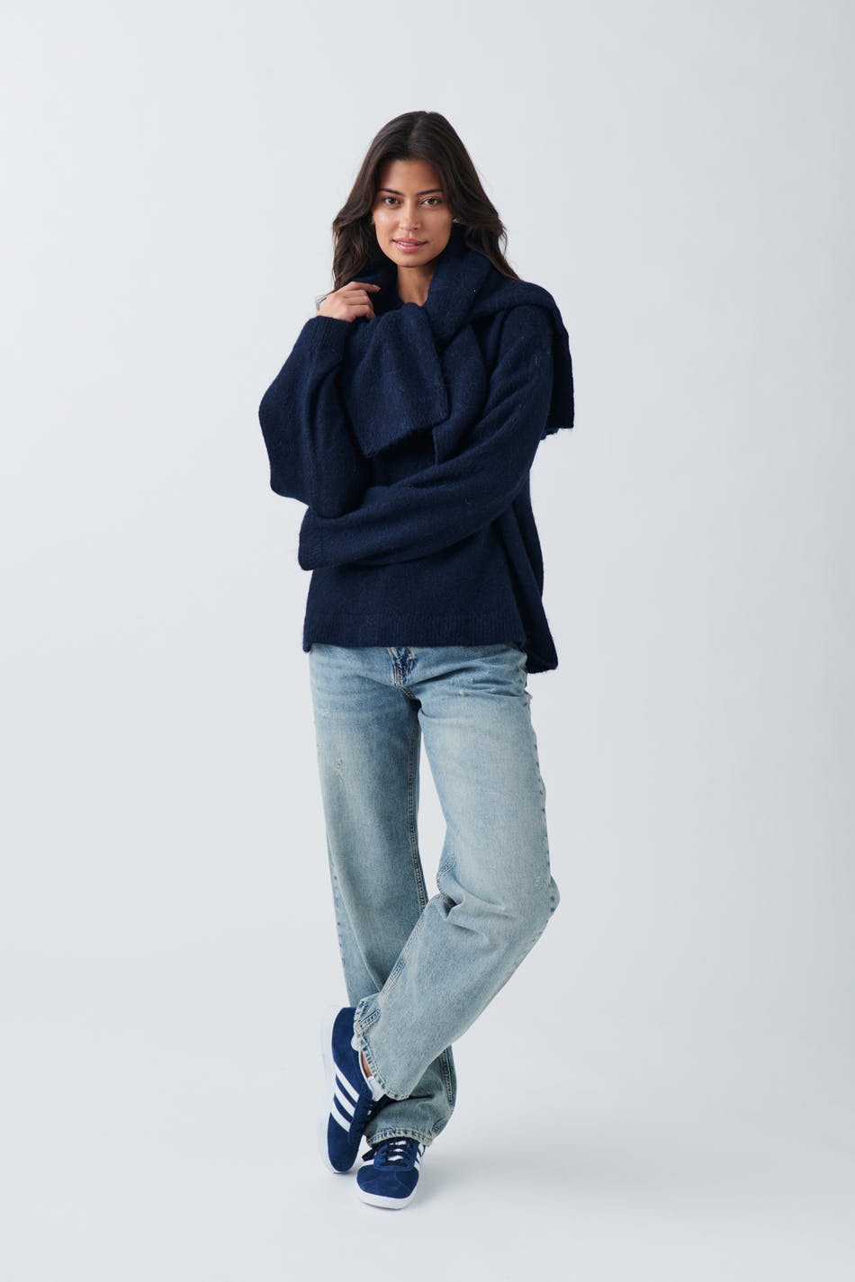 Crew neck knitted sweater