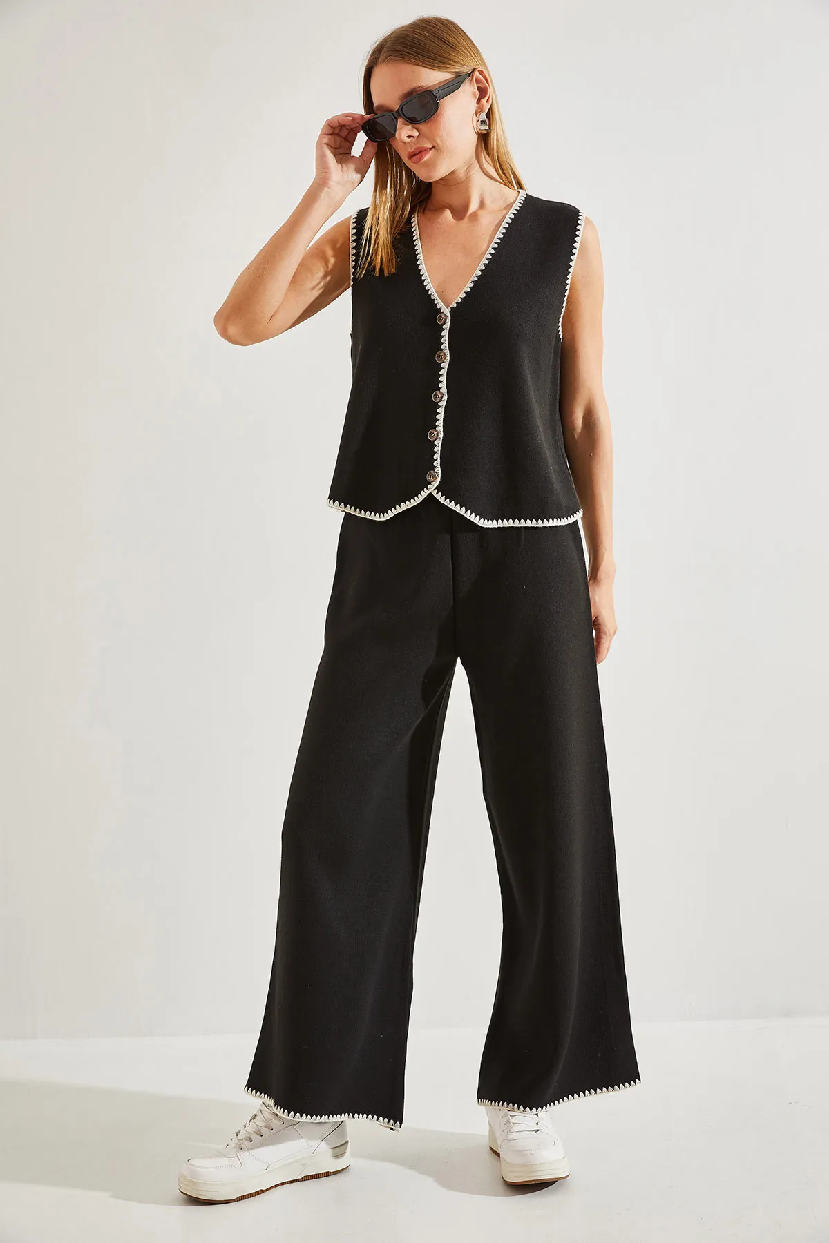 Bianco Lucci  Set aus besticktem Strickoberteil und -unterteil für Damen