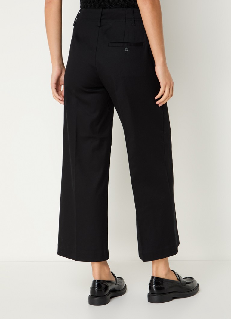 Pantaloni chino corti a vita alta e vestibilità ampia di Benetton con tasche laterali.