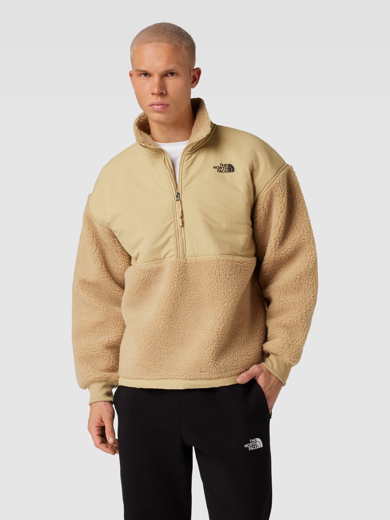 Fleecepullover mit Stehkragen und Label-Stitching in beige