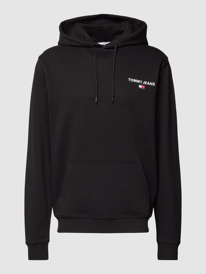 Hoodie mit Känguru-Tasche in schwarz