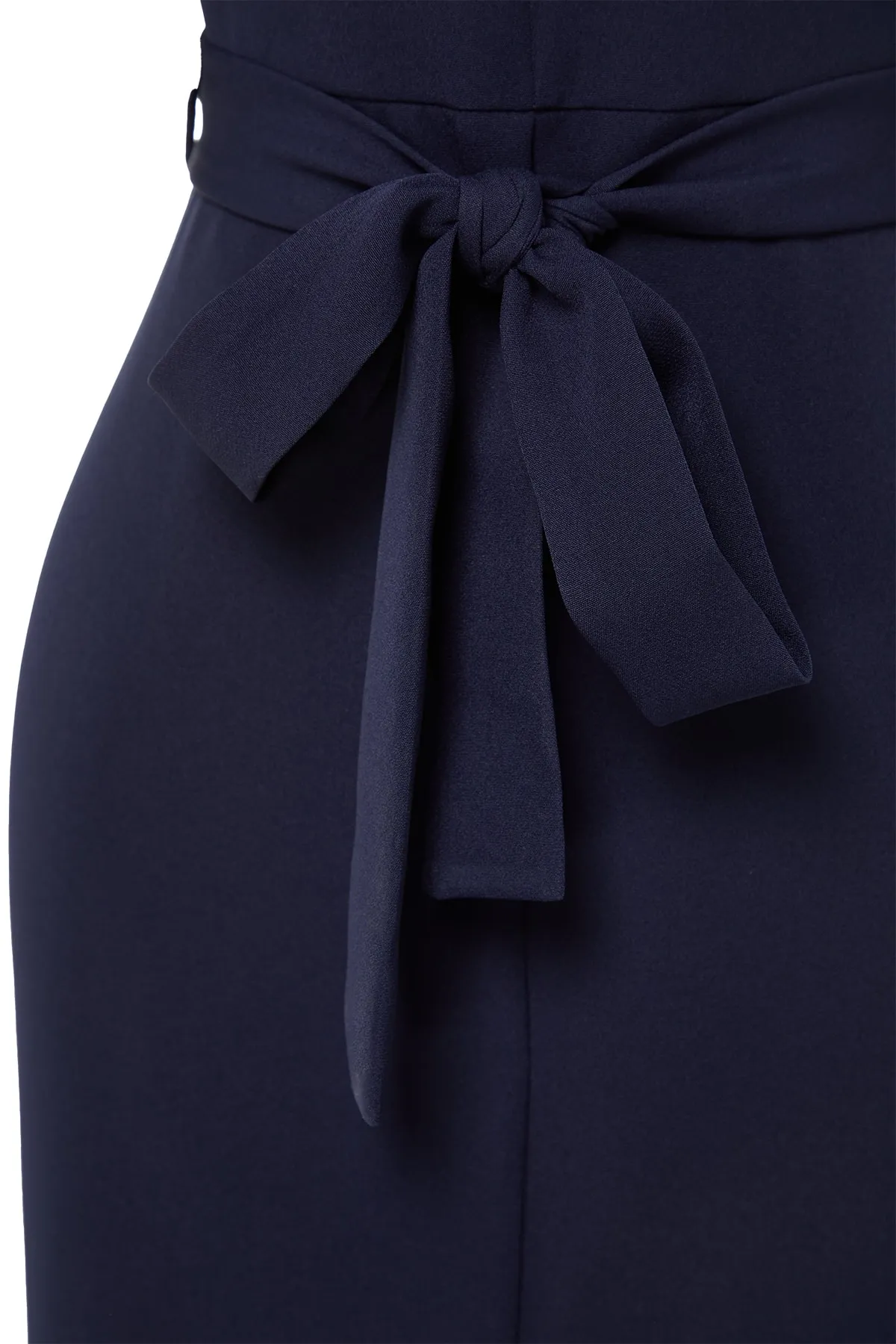Trendyol Collection  Marineblaues, figurbetontes, gewebtes Schlitzkleid mit Gürtel und Gürtel TOFAW19BB0167