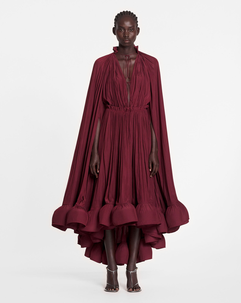ROBE LONGUE À VOLANTS EN CHARMEUSE
