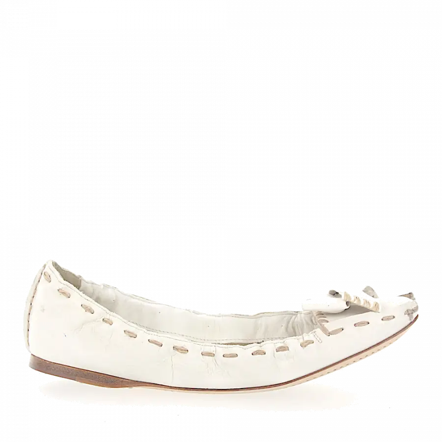 Miu Miu - Slipper Kalbsleder - weiß