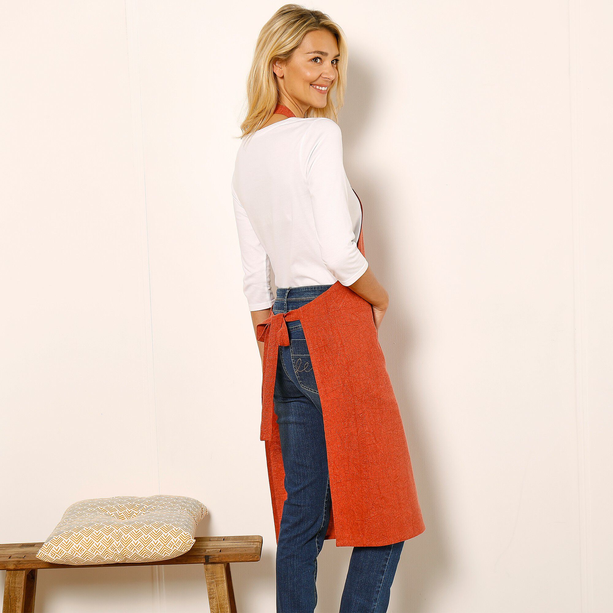 Tablier de cuisine uni forme bavette