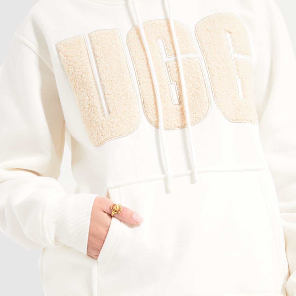 UGG Rey Fluff logós kapucnis pulóver fehér és bézs színben