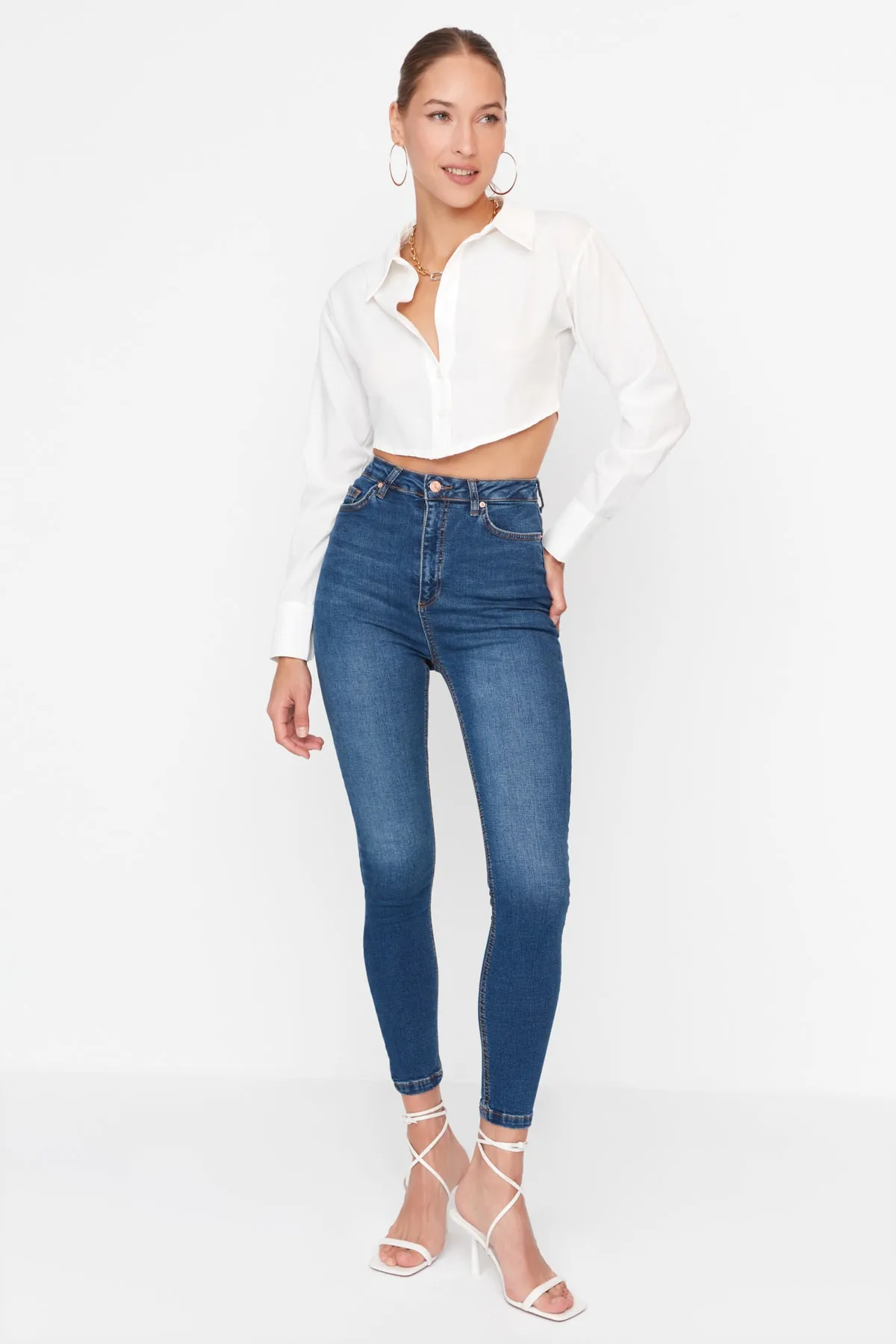 Trendyol Collection  Blaue Skinny Jeans mit hoher Taille TWOAW22JE0366