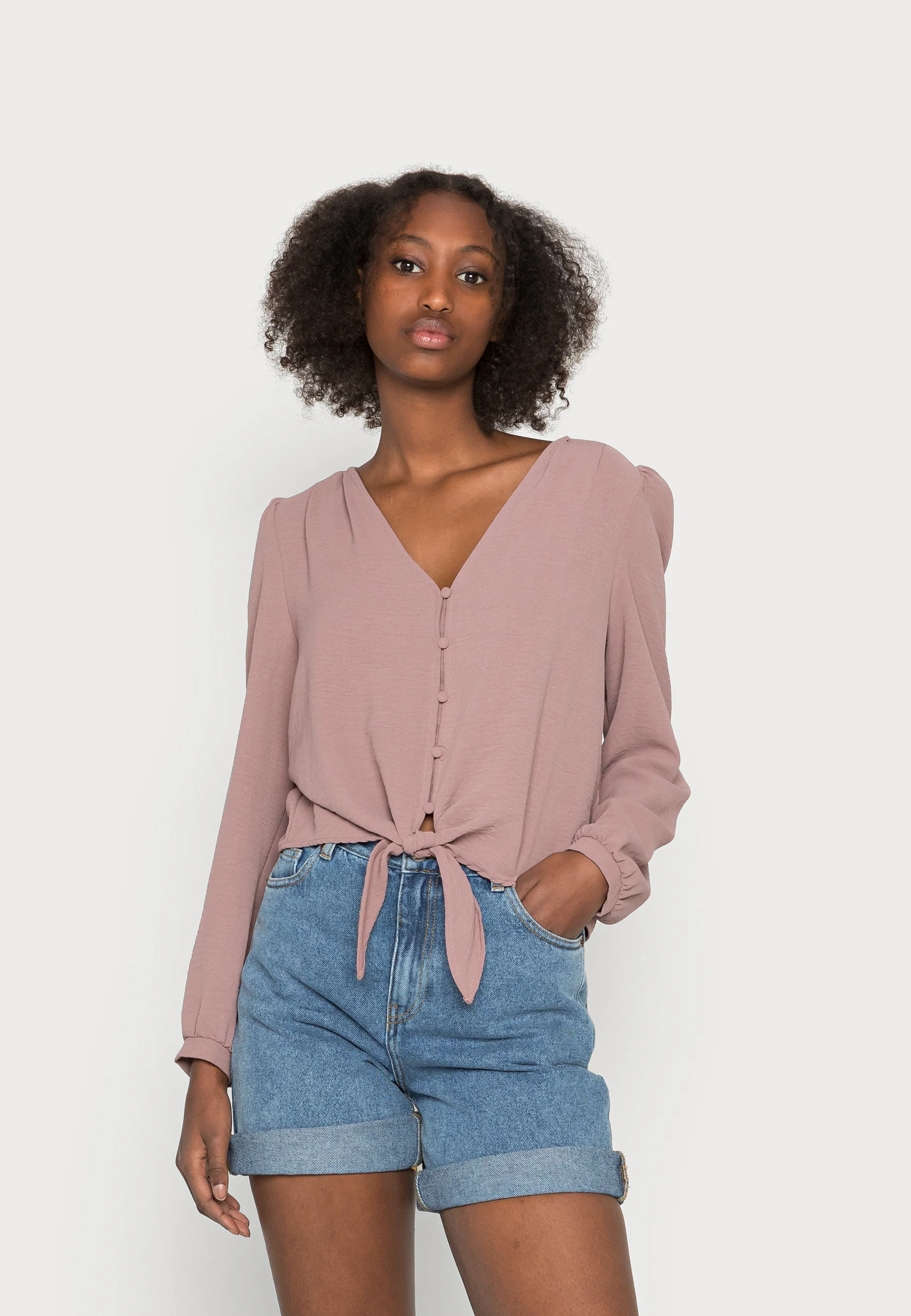 SOLO ONLMETTE NUDO- Blusa