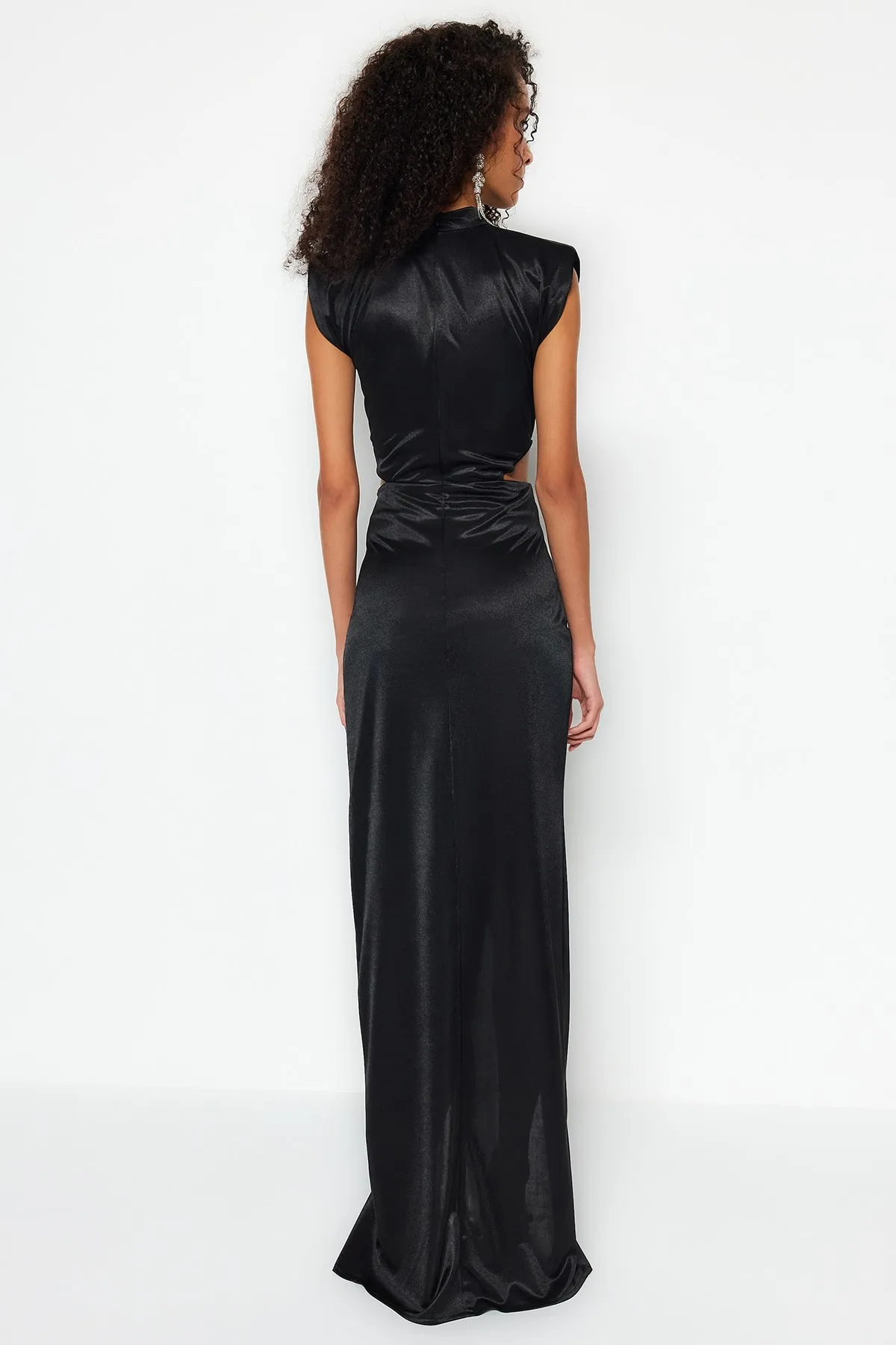 Trendyol Collection  Schwarzes langes Abendkleid TPRSS23AE00157