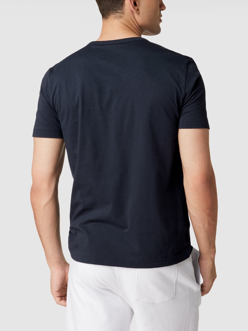T-Shirt mit Label-Schriftzug Modell 'Tee Curved' in dunkelblau