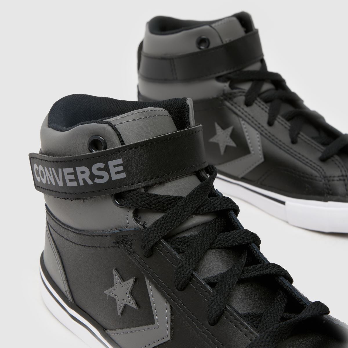 Converse szürke és fekete Pro Blaze Strap fiús ifjúsági cipő