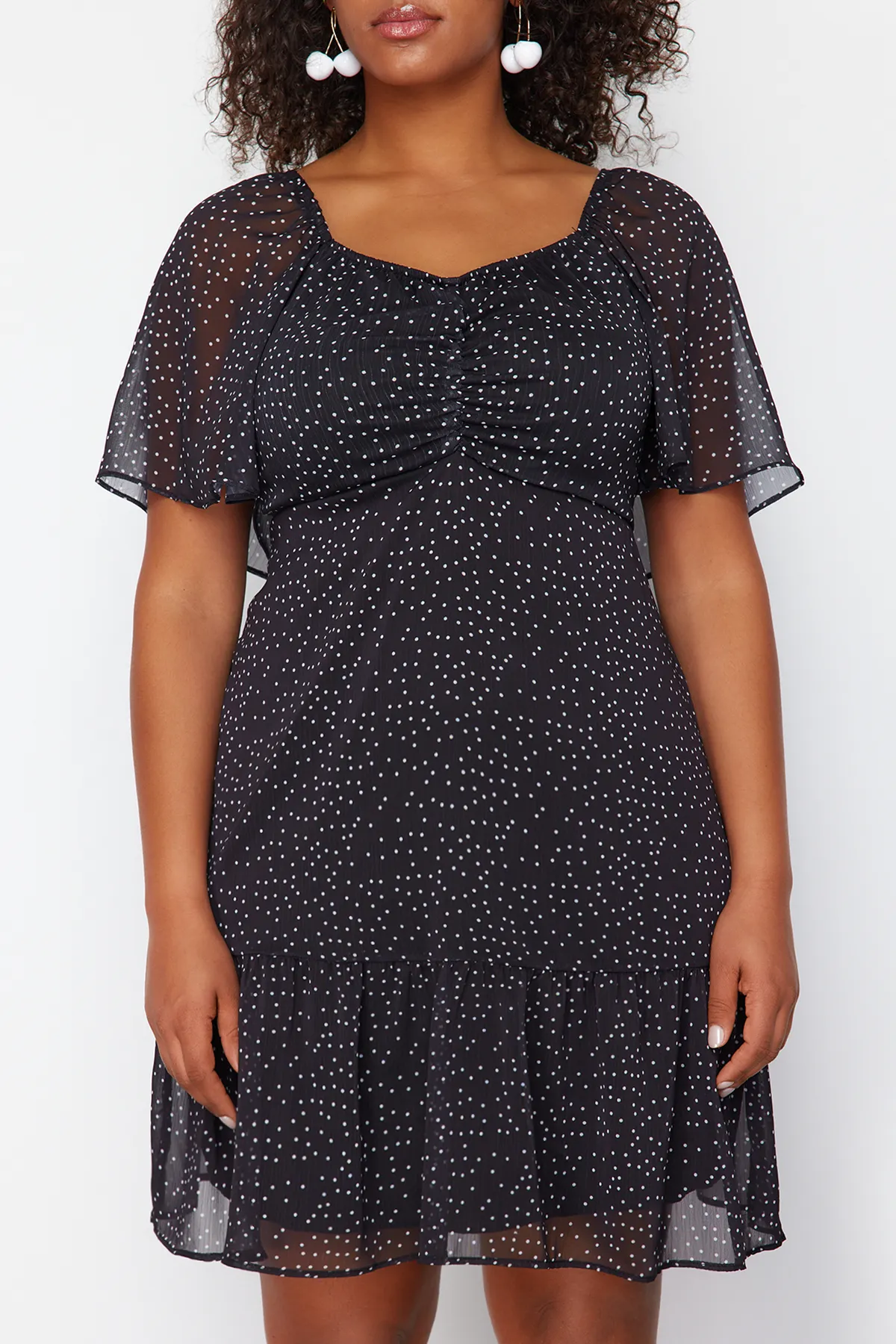 Trendyol Curve  Schwarzes gewebtes Minikleid mit Polka Dots